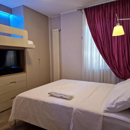 Desenzano Luxury Apartment デセンツァーノ・デル・ガルダ エクステリア 写真