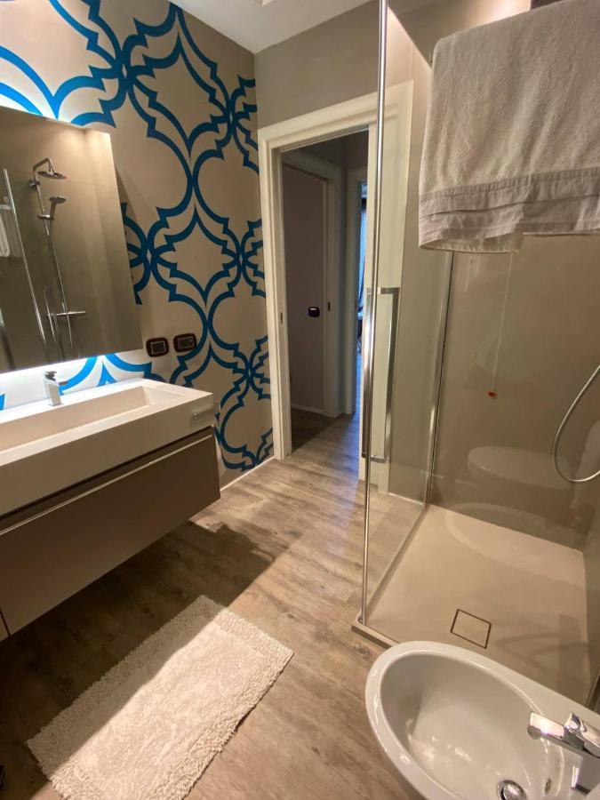 Desenzano Luxury Apartment デセンツァーノ・デル・ガルダ エクステリア 写真
