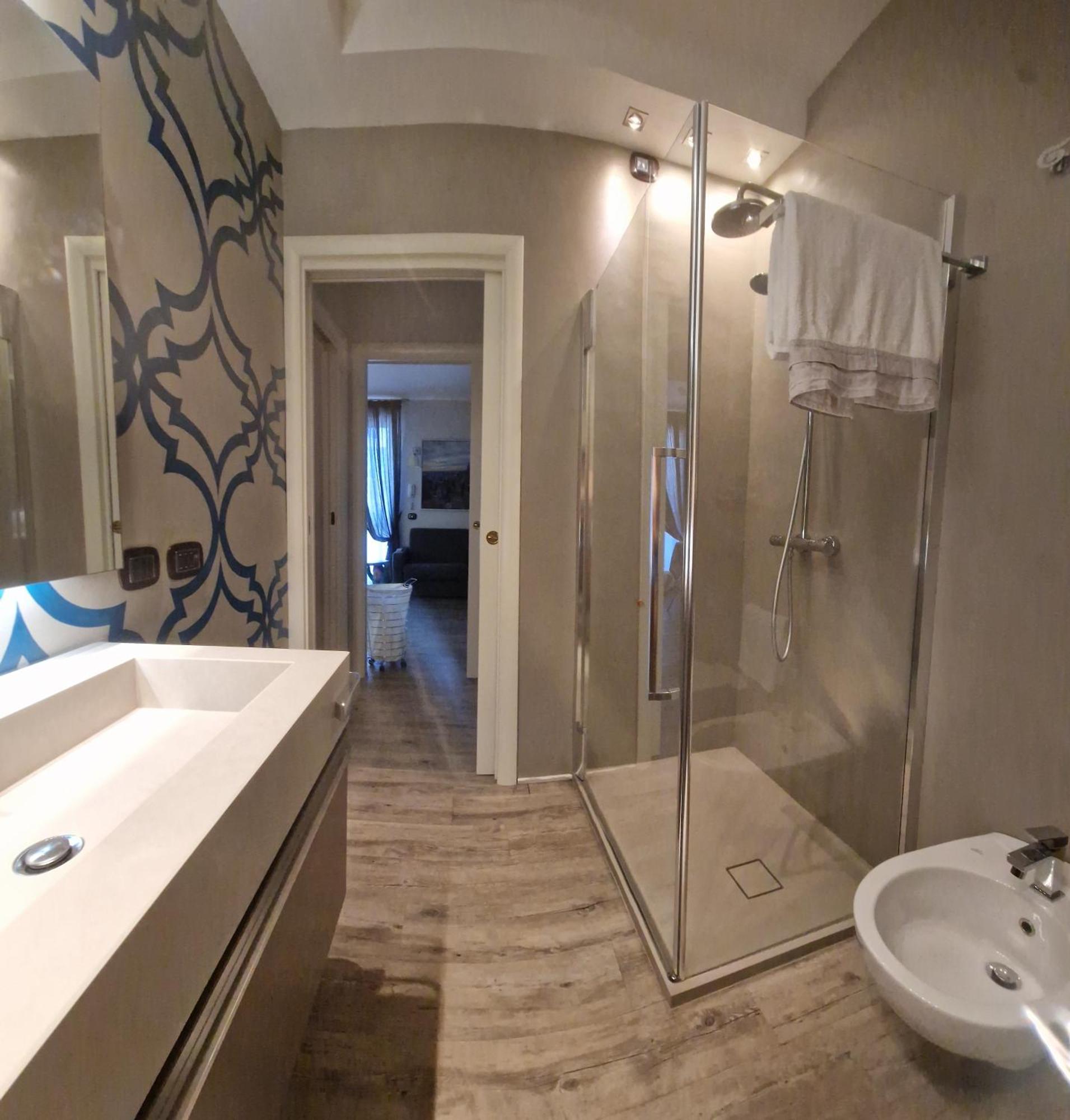 Desenzano Luxury Apartment デセンツァーノ・デル・ガルダ エクステリア 写真